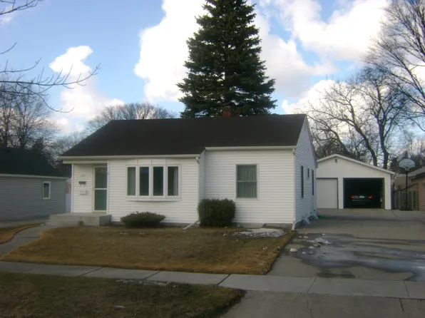 724 14th Ave S, Grand Forks, ND 58201