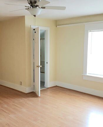 4th image of 1825 S Van Ness Ave