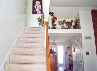 16519 Hunters Crossing Dr, Grover, MO 63040