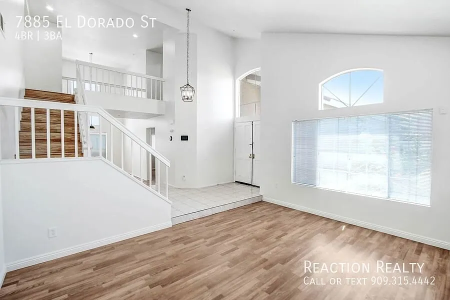 Coming Soon! Your Perfect Two-Story 4 Bedroom/3 Bathroom "Heritage" Fontana Home. — Photo 4