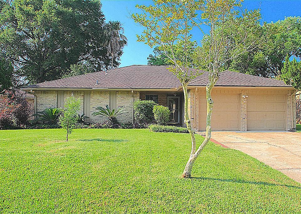 1st image of 2307 Cambridge Ct N