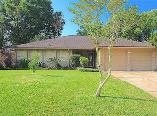 2307 Cambridge Ct N, League City, TX 77573