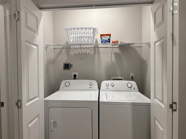 410 Peach St — Photo 11