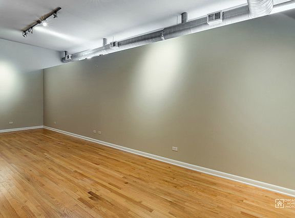5th image of 1137 N Wood St Unit B1