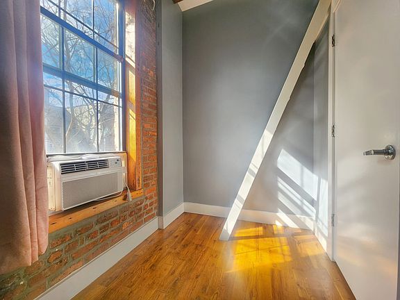 5th image of 15 Van Buren St #1R