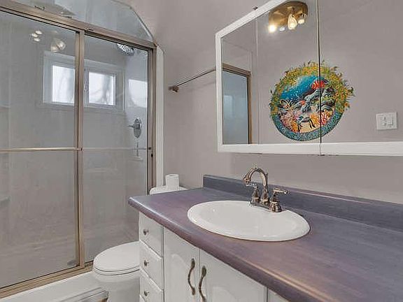 5th image of 421 Maplewood Dr #1-2