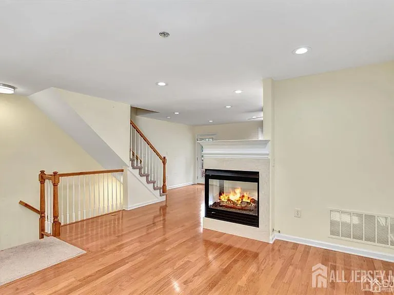 248 River Rd — Photo 3