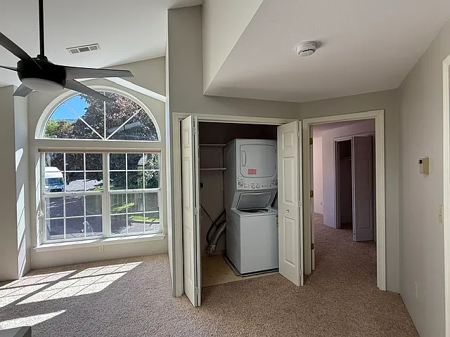 Glenn St — Photo 16