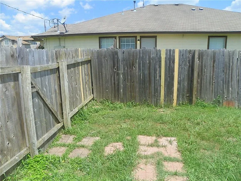 2221 Creekside Ln #A — Photo 21