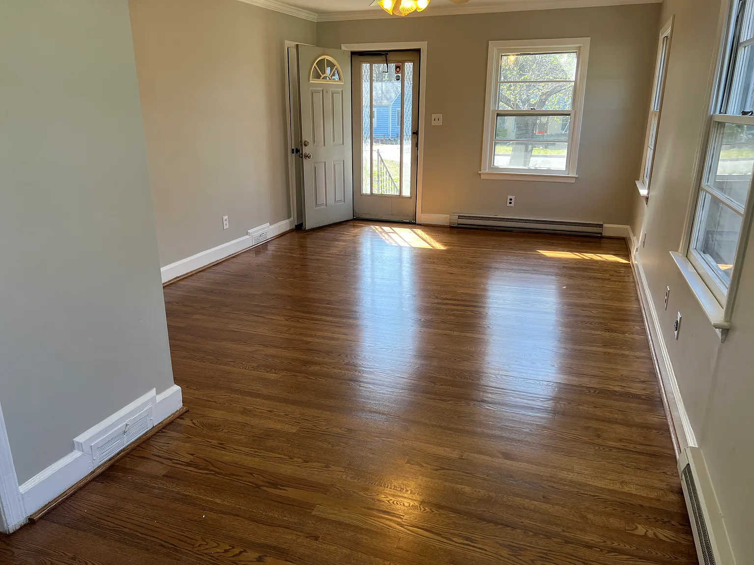 3 bed, 1.5 bath, 1432 sqft, $1,695 — Photo 4