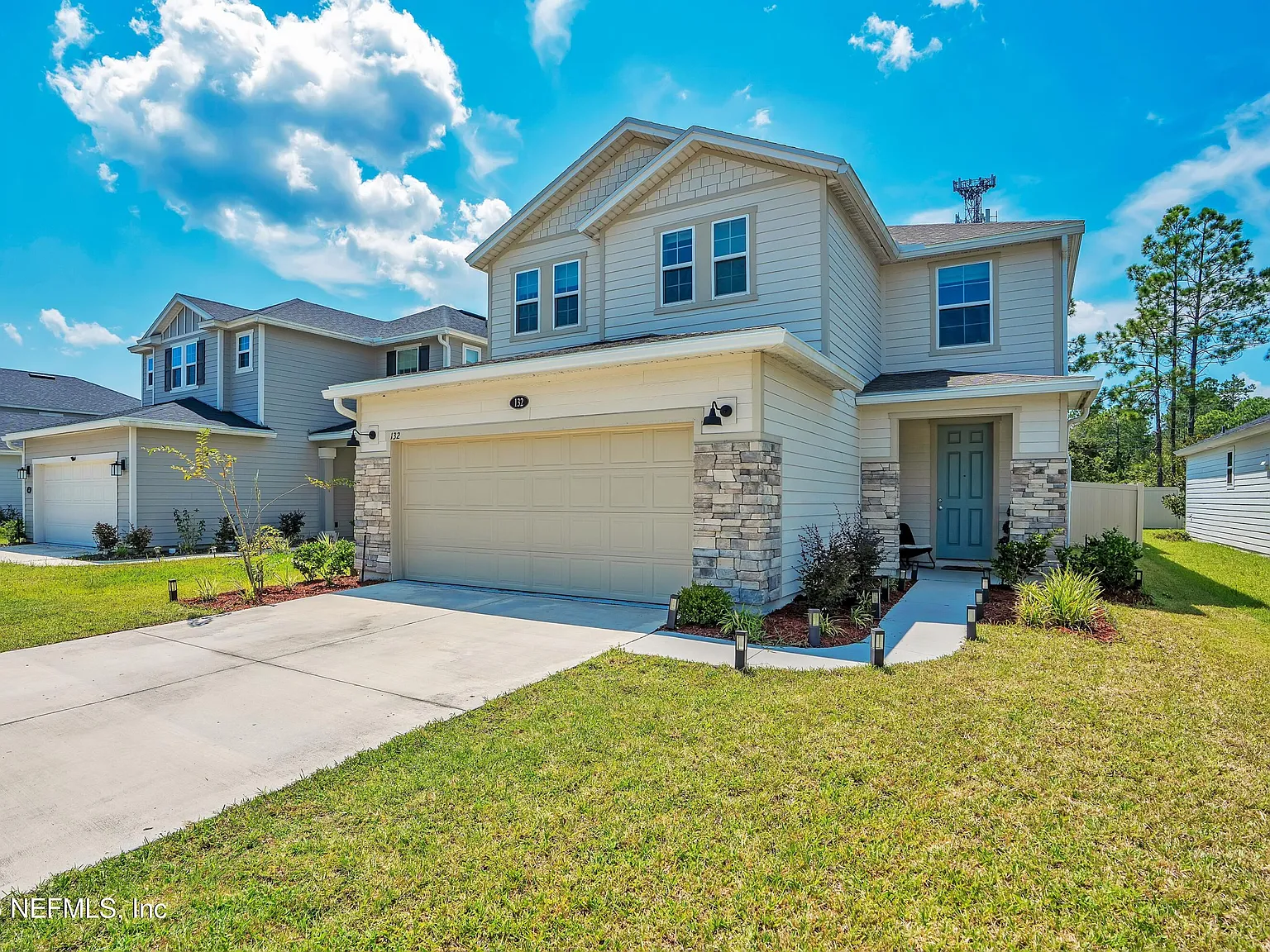 4 bed, 3.0 bath, 2393 sqft, $3,950 — Photo 2