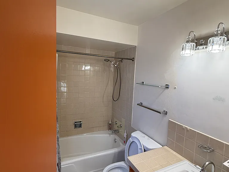 25 Braeburn Dr — Photo 2