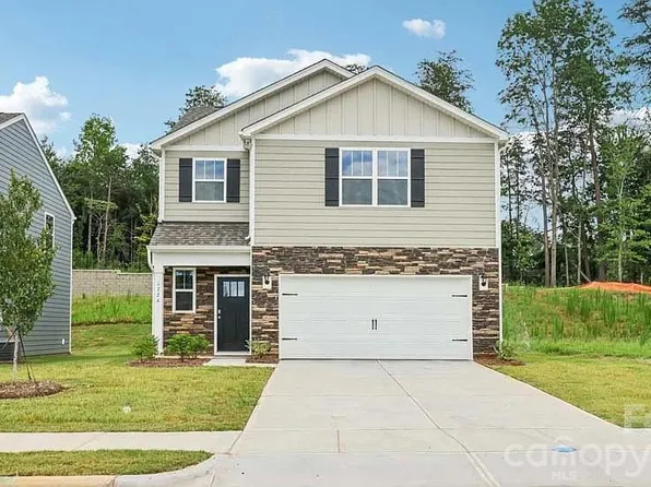 604 13th Avenue Dr NE, Hickory, NC 28601