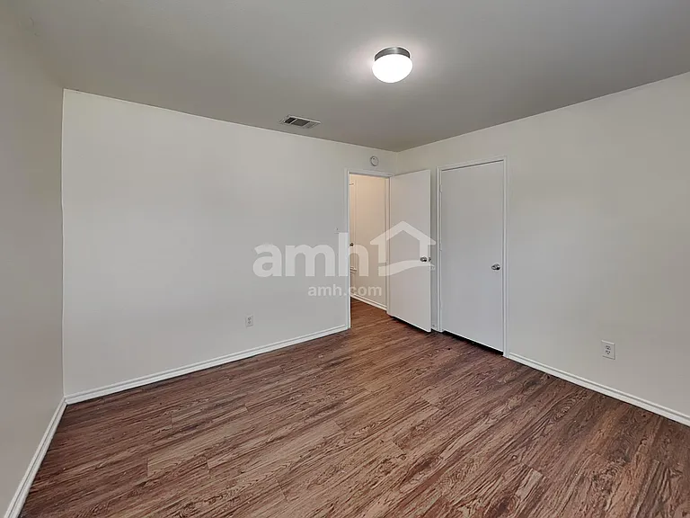 211 Remington Run — Photo 14