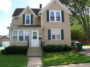 520 Center Ave, Sycamore, IL 60178