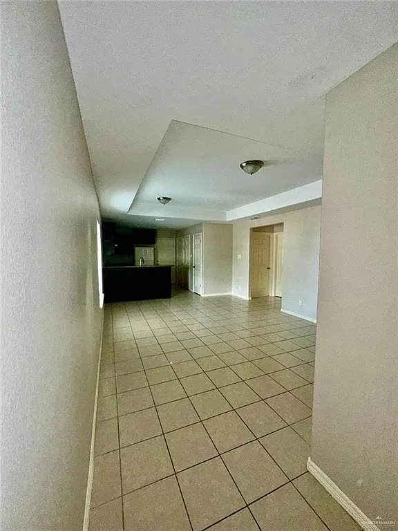 3 bed, 2.0 bath, 1050 sqft, $1,050 — Photo 4