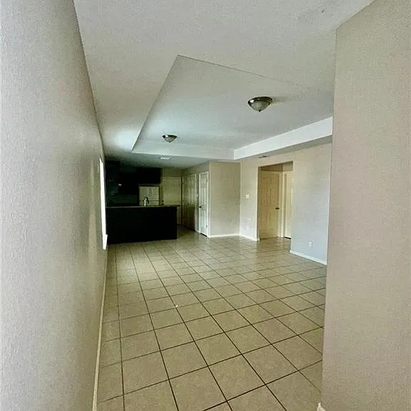 1302 W Harrison Ave #4 — Photo 4