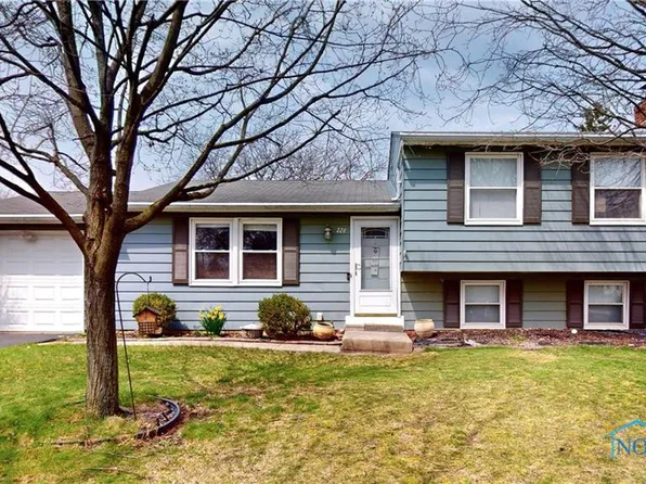 220 Southwood Dr, Perrysburg, OH 43551