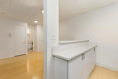 Seasons Apartments Photo 1
