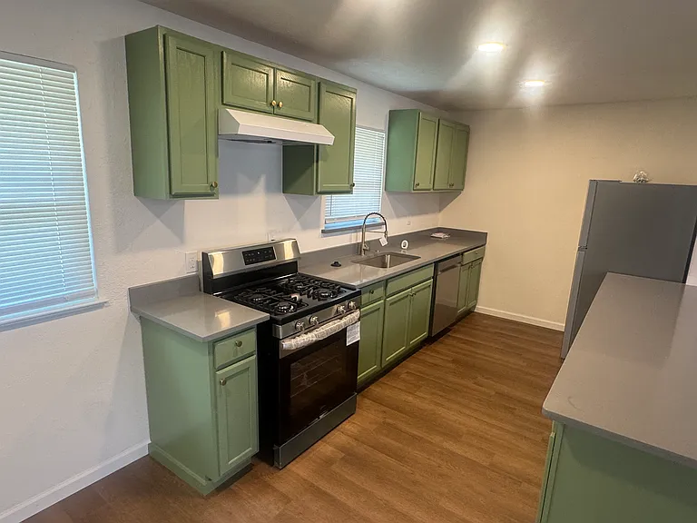 5637 Comer Dr — Photo 8