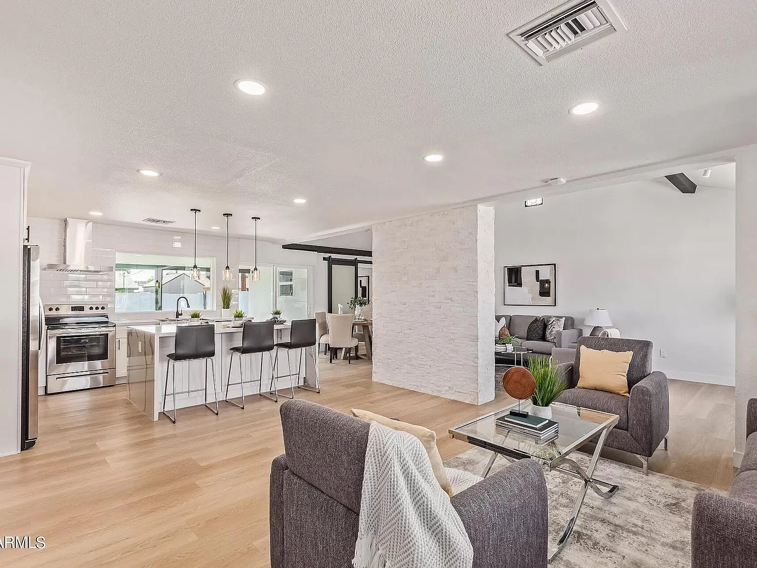 7501 E Taylor St — Photo 3