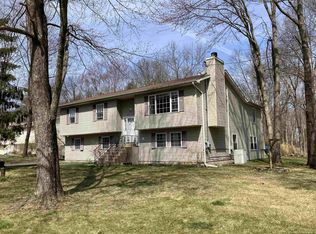 28 Tracy Rd, New Paltz, NY 12561