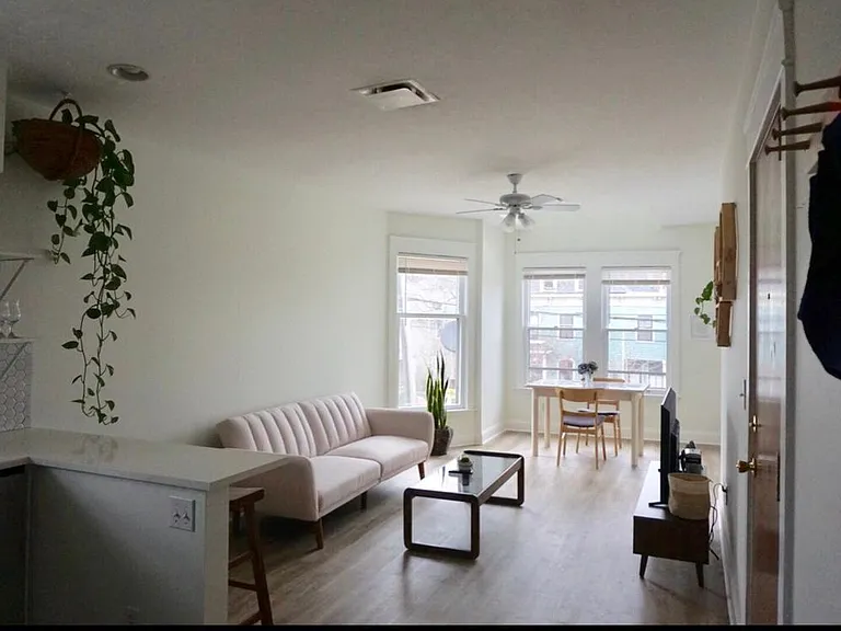 1817 W 44th St #2 — Photo 2