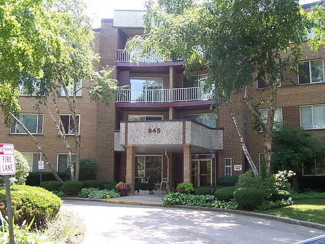 1st image of 945 E Kenilworth Ave Unit 125
