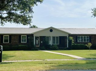 303 N Cypress St, Essex, MO 63846