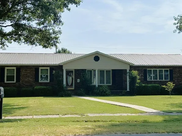 303 N Cypress St, Essex, MO 63846