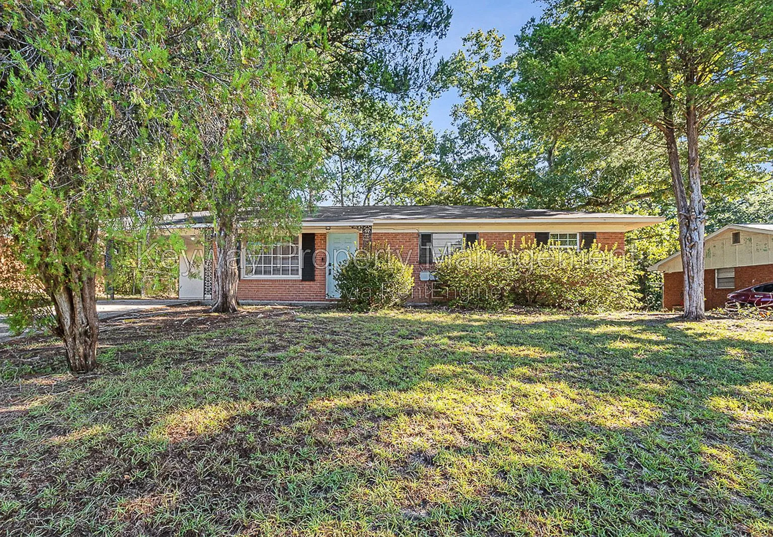 3 bed, 1.5 bath, 1025 sqft, $1,235 — Photo 1