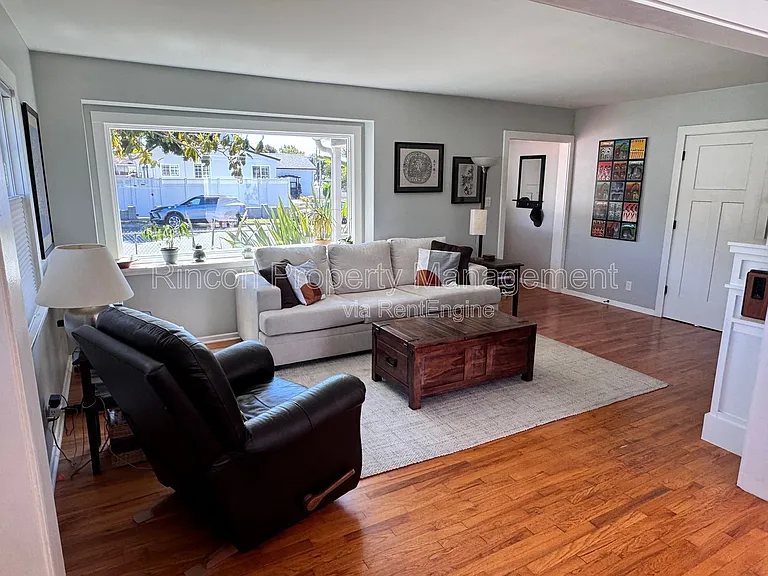 517 Valmore Ave — Photo 3