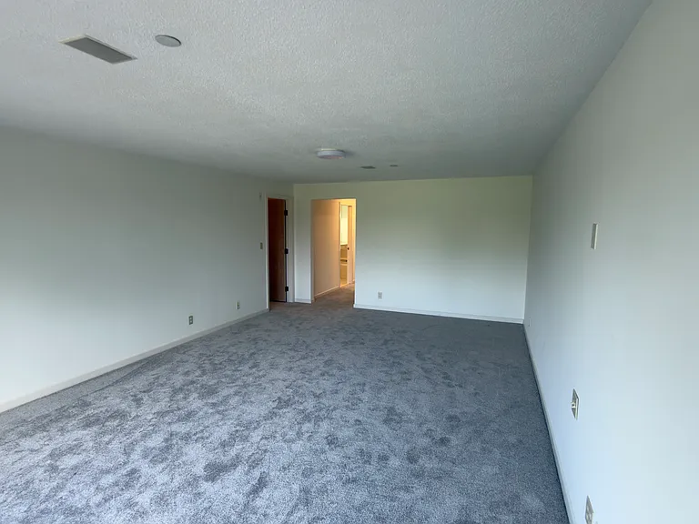 Chelsea Condos — Photo 51