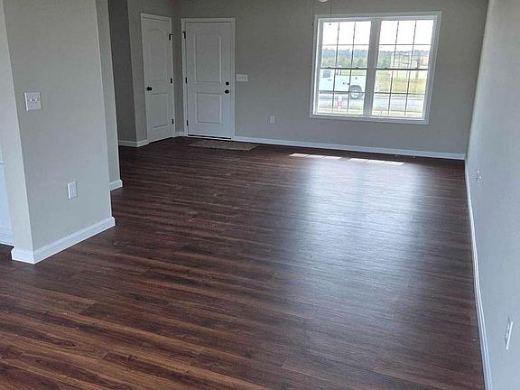 2nd image of 1008 Redwood Ct Lot 18