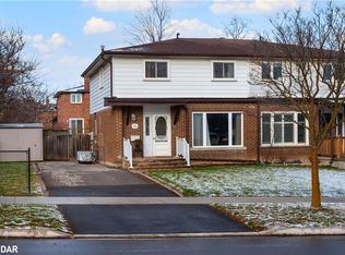 40 Joycelyn Dr, Mississauga, ON L5M 1T7