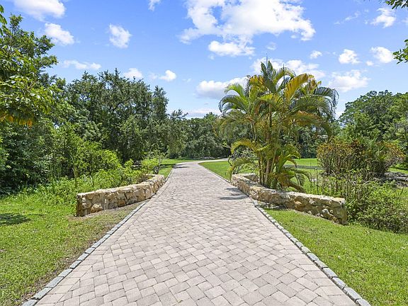 2nd image of 6001 Le Lac Road