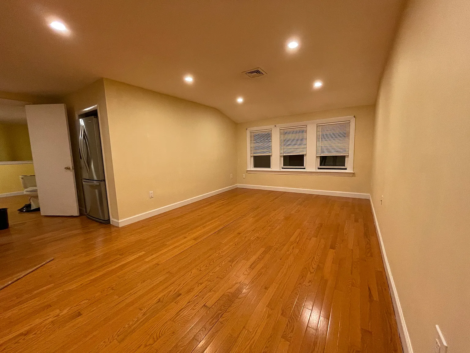 16 Vincent Ave — Photo 3
