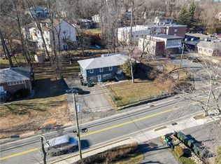30 N Saddle River Rd, Airmont, NY 10952