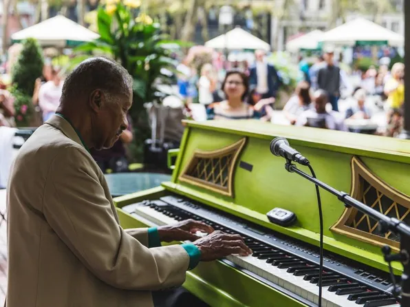 100 West 39th Street image 23 of 27