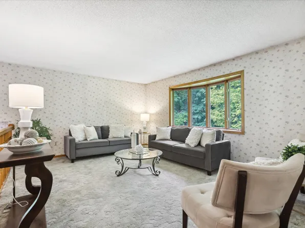 22200 Raven St NW, Oak Grove, MN 55011