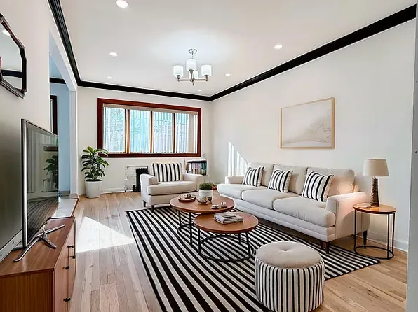 4809 Ditmars Blvd, Astoria, NY 11105