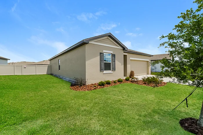 3 bed, 2.0 bath, 1589 sqft, $2,140 — Photo 3