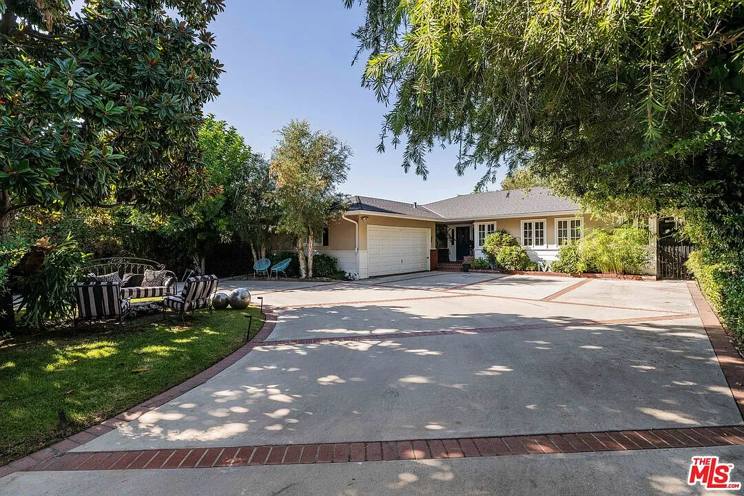 3 bed, 2.5 bath, 2514 sqft, $8,500 — Photo 1
