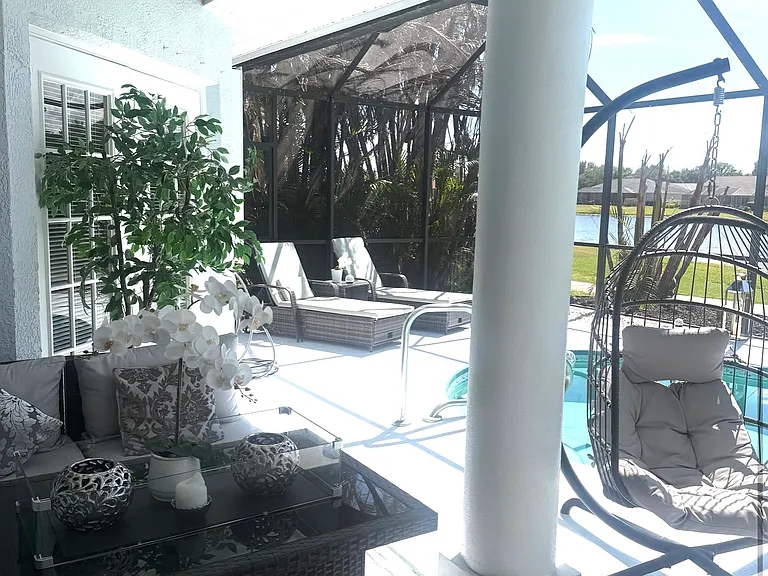 4105 Sand Ridge Dr — Photo 2