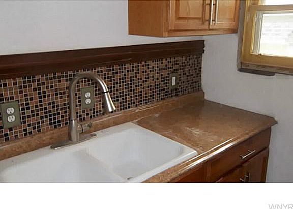 4th image of 1465 Cleveland Dr
