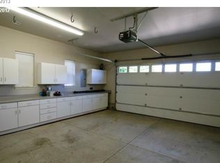 345 Magnolia Dr, Creswell, OR 97426