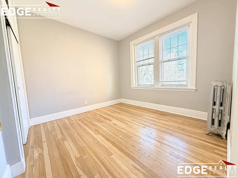 25 Mount Hood Rd #12 — Photo 3