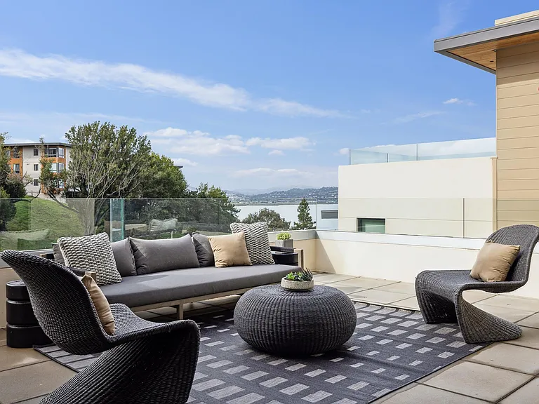 16 Oak Shore Dr — Photo 32