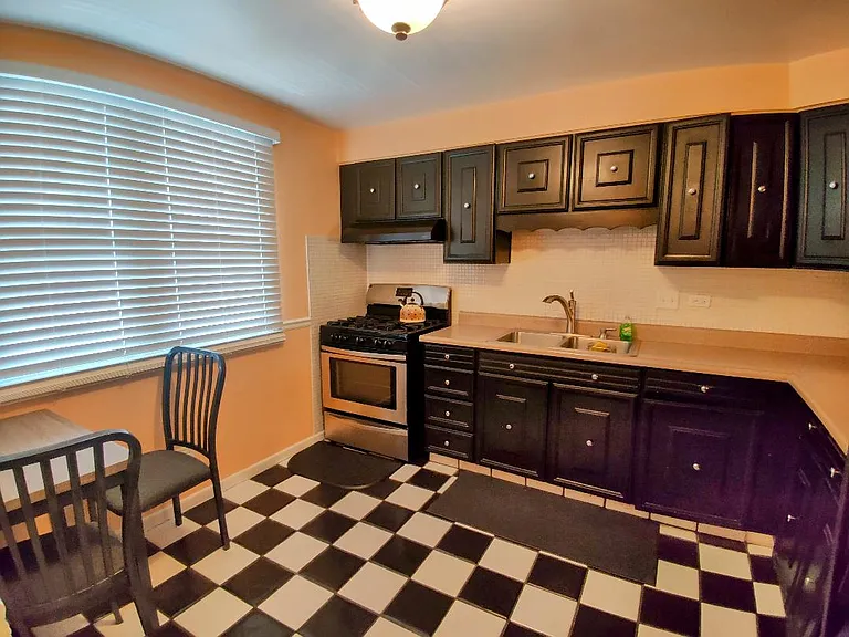 6161 N Higgins Ave #208 — Photo 2