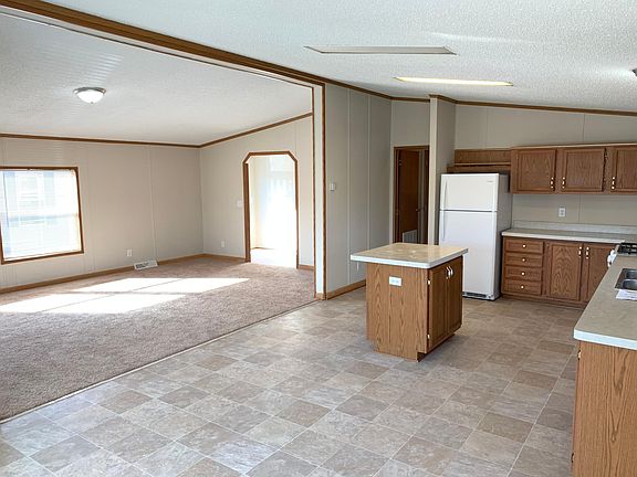 4th image of 58177 Meadow Creek Blvd